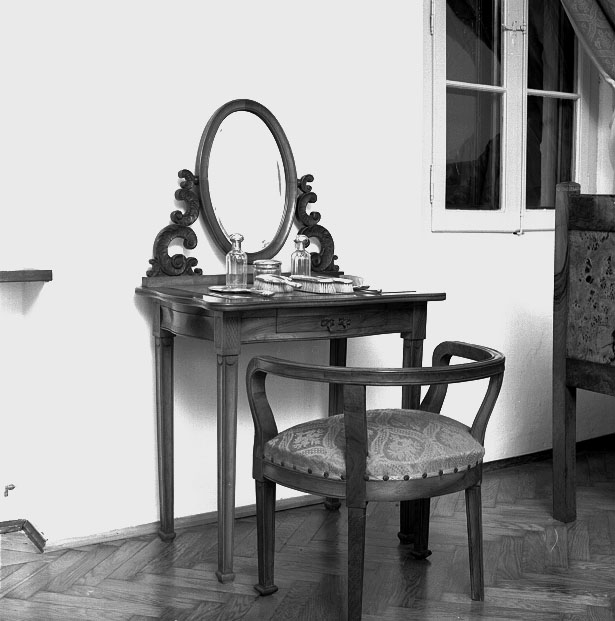 tavolino da toeletta