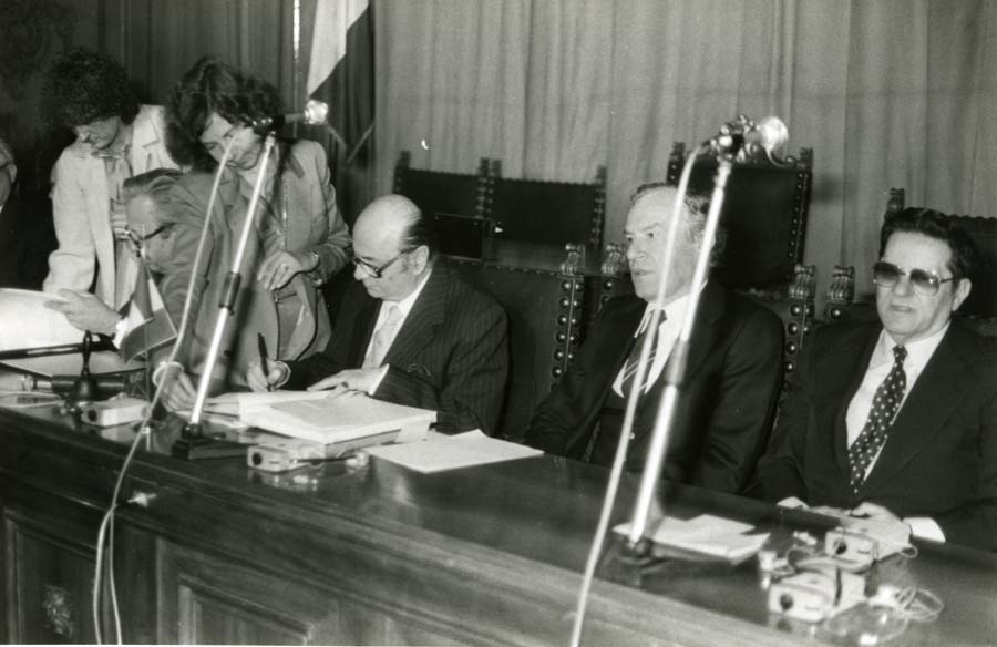 Firma dell'accordo tra la Repubblica Italiana e la Repubblica Socialista Federativa di Jugoslavia per il regolamento del traffico delle persone e dei trasporti terrestri e marittimi tra le aree limitrofe