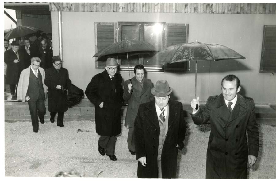 Inaugurazione di un gruppo di case donate dalla Jugoslavia al comune di Lusevera