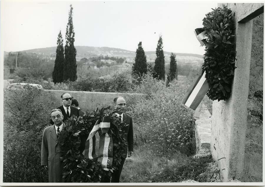 Deposizione di una corona al Poligono di Opicina