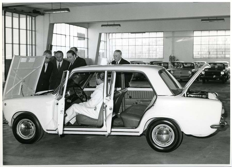 Presentazione della FIAT 124 al Presidente Berzanti