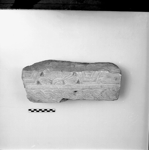 architrave/ frammento