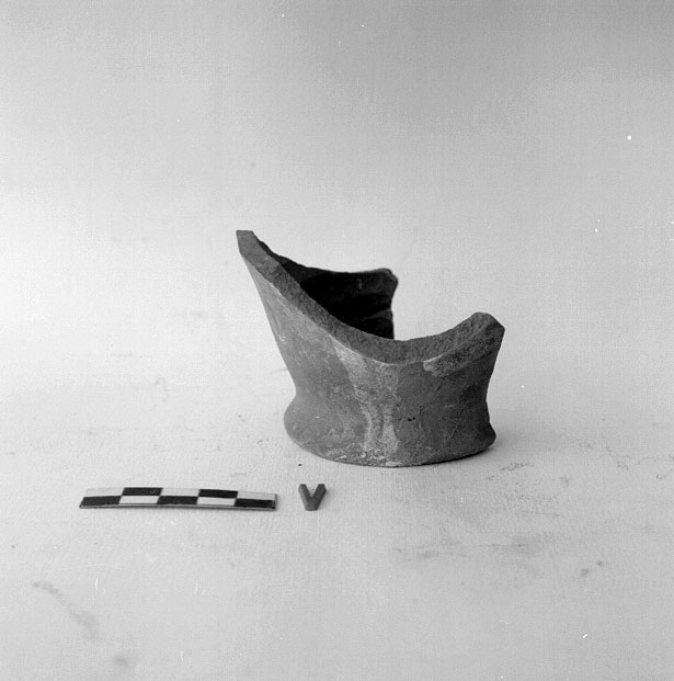 bicchiere (?)/ fondo