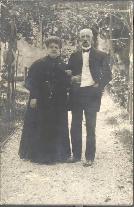 Raccolta della famiglia Piccoli