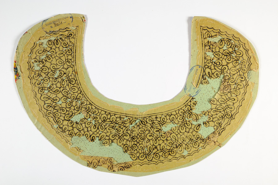 motivi decorativi geometrici e vegetali stilizzati