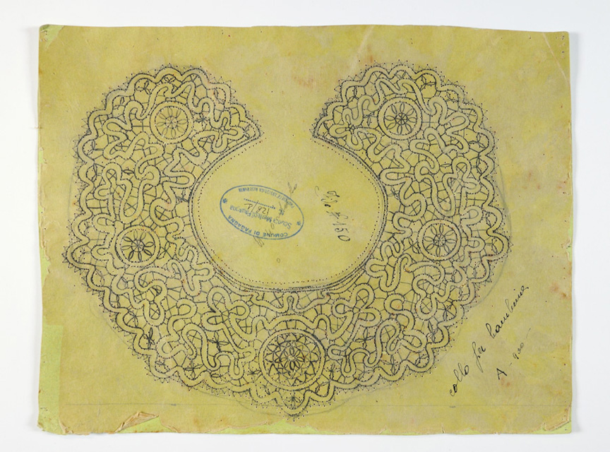 motivi decorativi geometrici e vegetali stilizzati