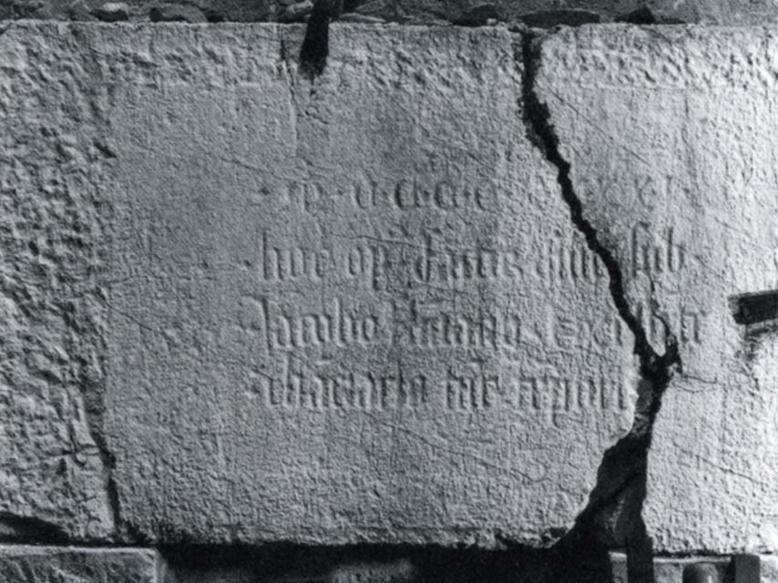 lapide commemorativa
