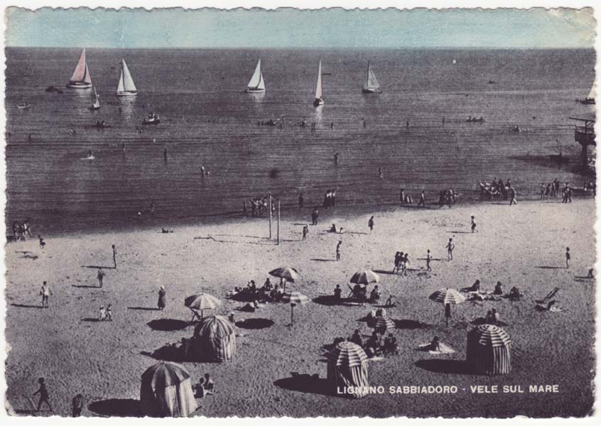 Un secolo di vacanze in cartolina