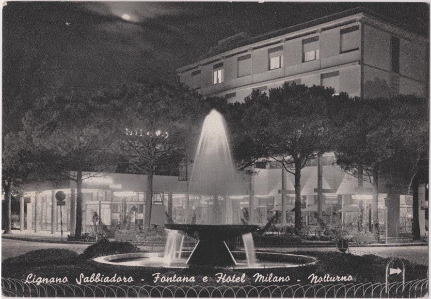 Un secolo di vacanze in cartolina