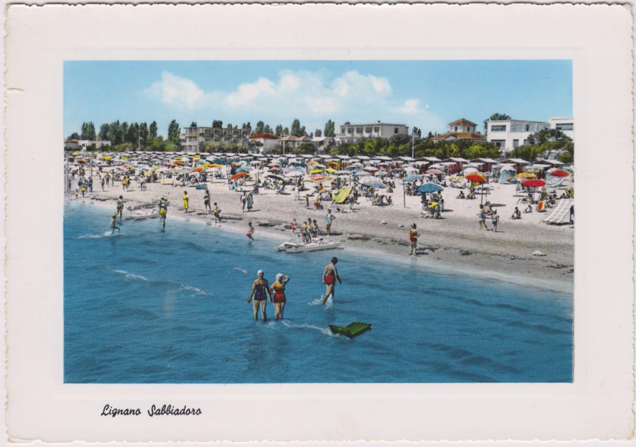 Un secolo di vacanze in cartolina