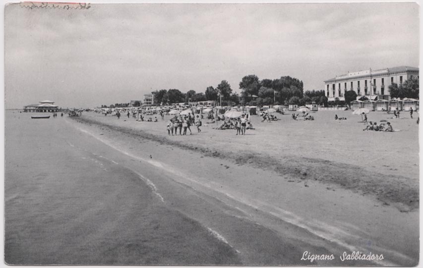 Un secolo di vacanze in cartolina