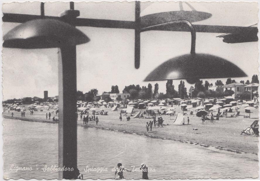 Un secolo di vacanze in cartolina