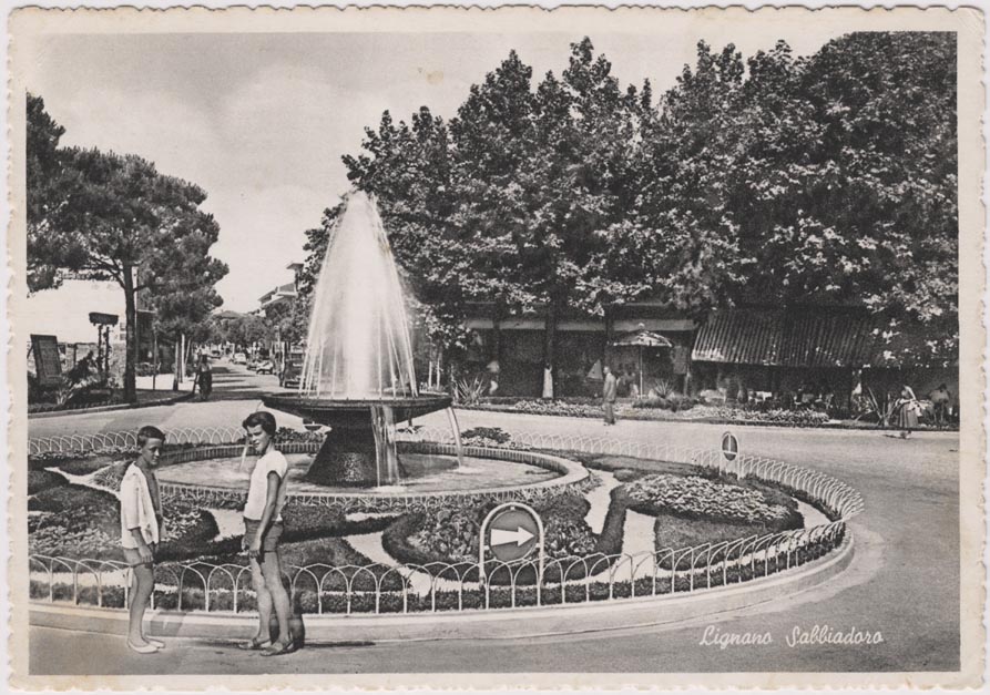 Un secolo di vacanze in cartolina