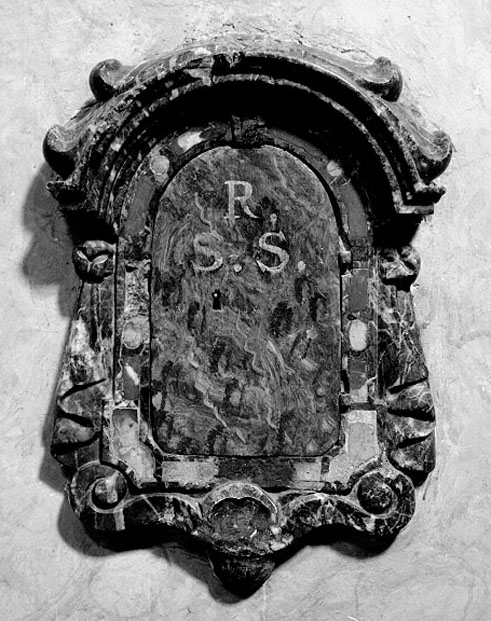 armadietto per oli santi