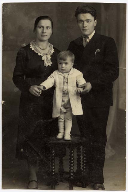 Ritratto di Giovanni Rotaris con la moglie Esterina De Paoli ed il figlio Bruno