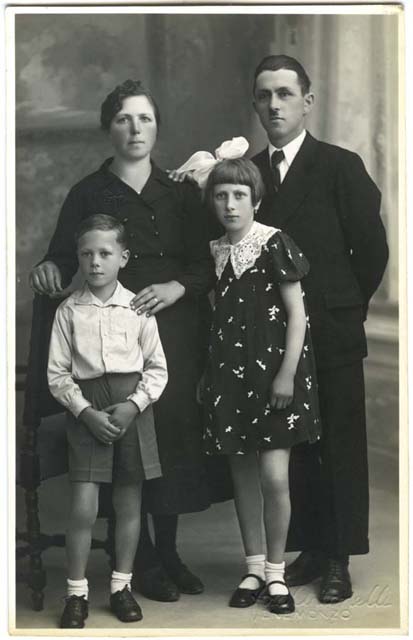 Ritratto di Giobatta Rabassi, Maddalena Mecchia, Lidia Rabassi e Silvio Rabassi