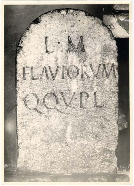 Cippo terminale con iscrizione in lingua latina di età imperiale