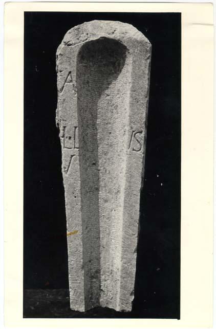 Frammento d'iscrizione sepolcrale in lingua latina di età imperiale