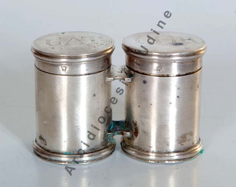 vasetti per oli santi